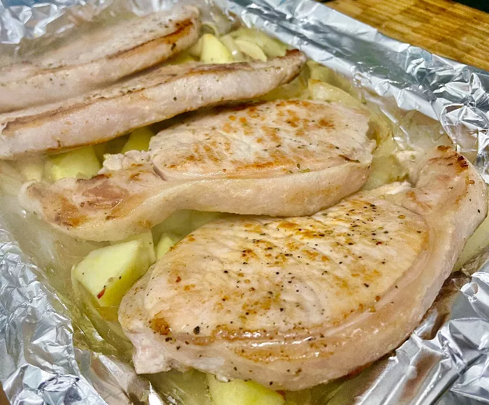 oven pork chops with apples and onions