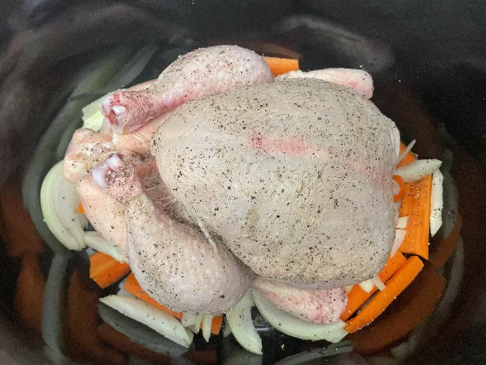 how long to cook a 2kg chicken in slow cooker